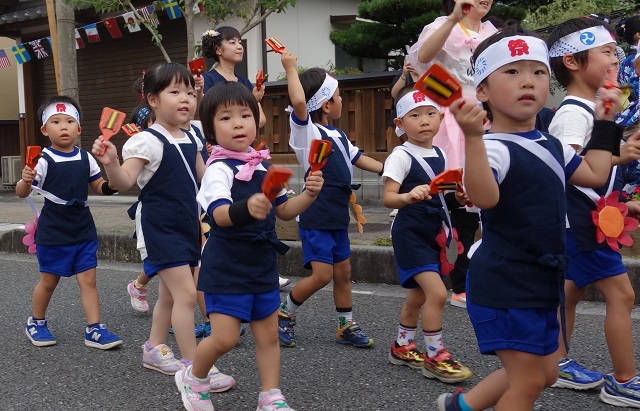 高原祭り　きりん