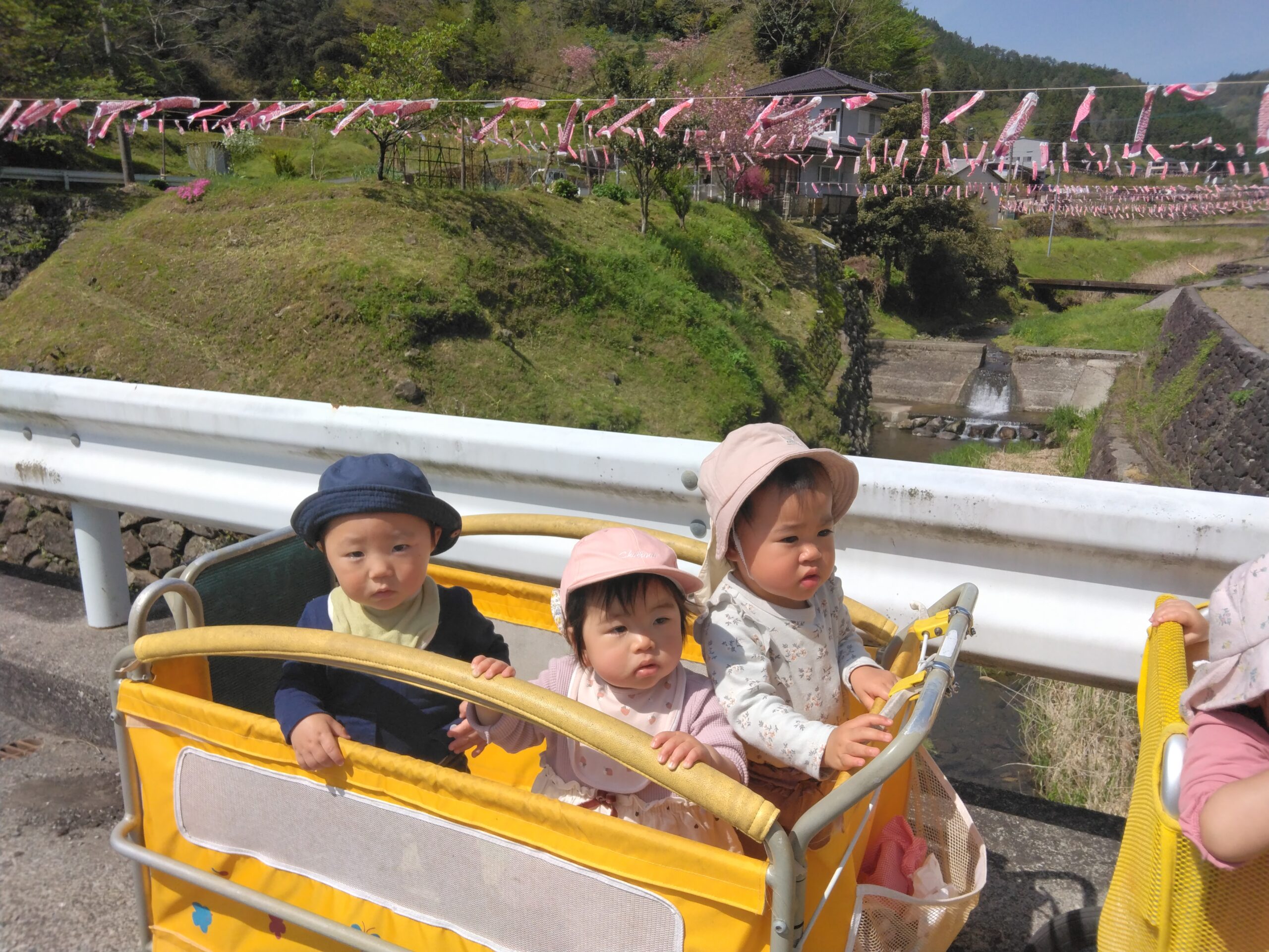 ４月　乳児組（うさぎ組・りす組）の様子